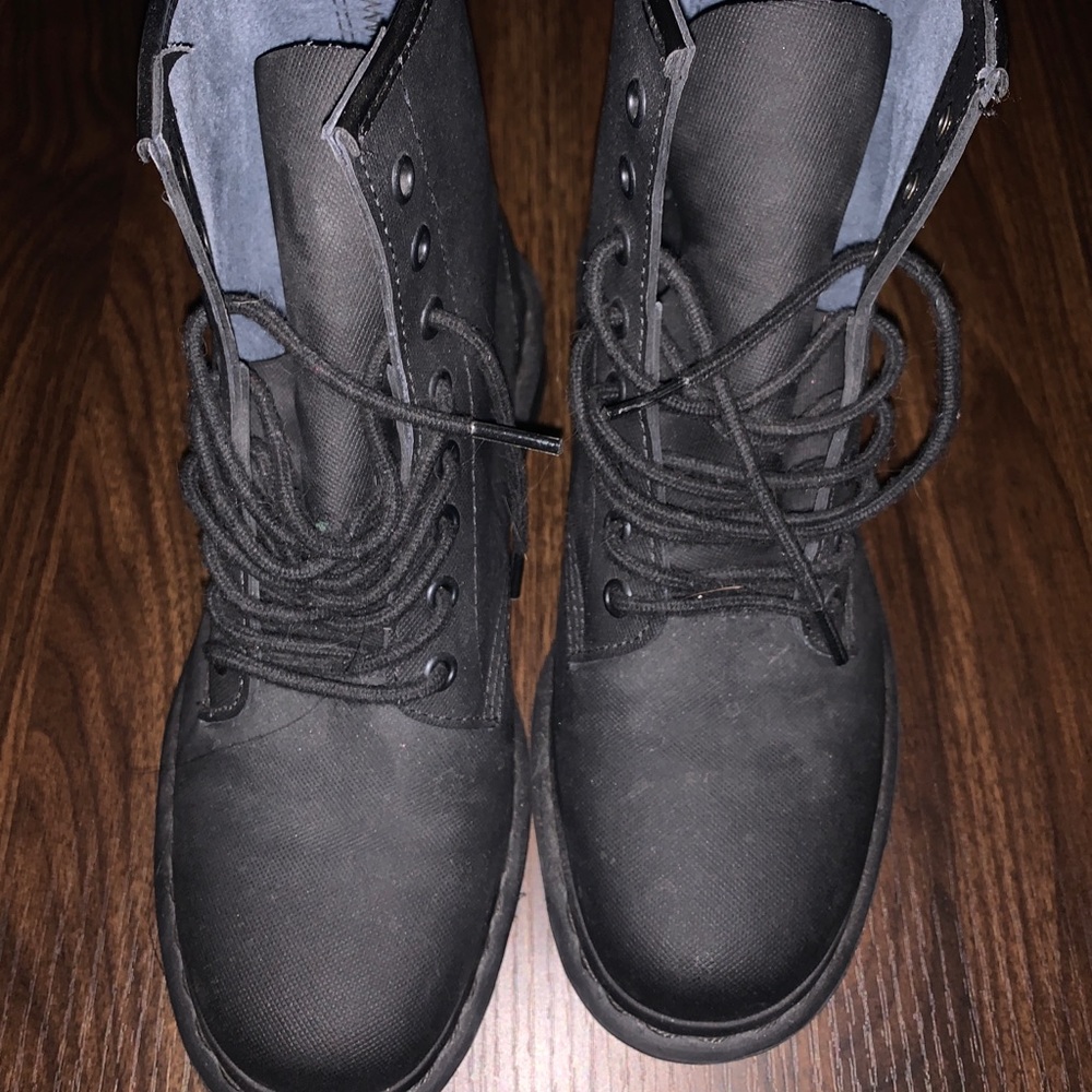 Matt Black Dr Martens.